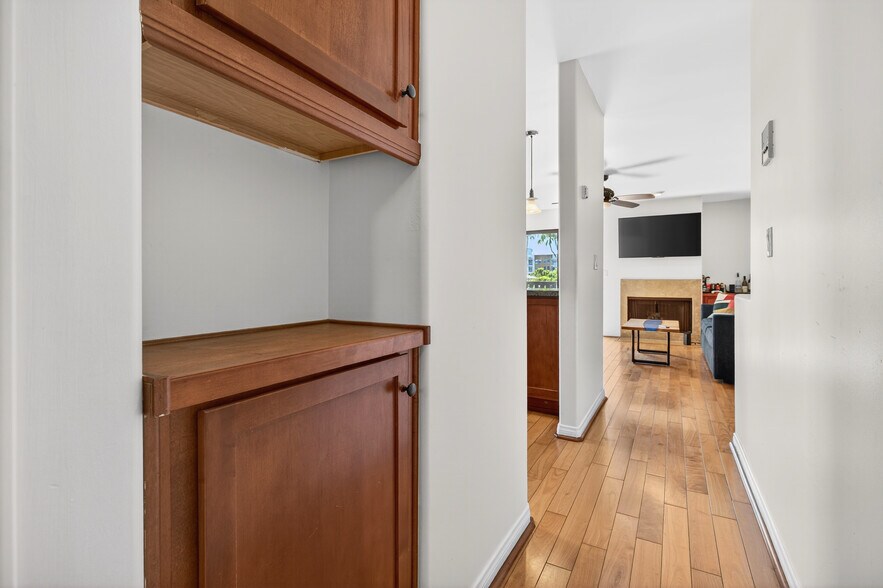 Building Photo - 4046 Iowa St