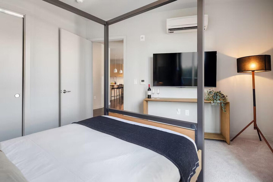 Building Photo - 51 S Broadway