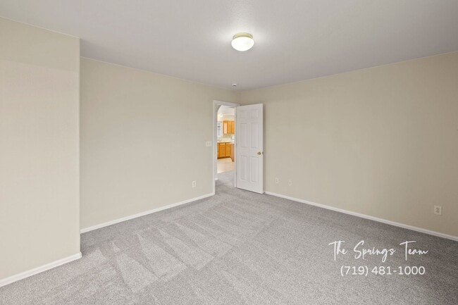 Building Photo - CHARMING 3BD/2BA CONDO featuring FRESH UPDATES - Security Deposit Waiver Available