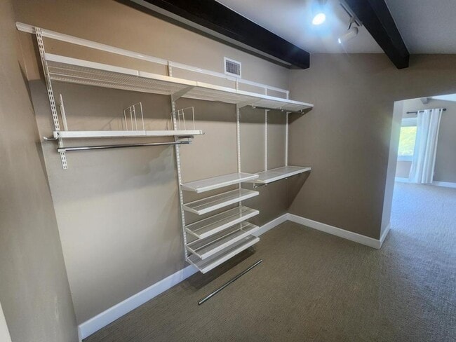 Building Photo - 9345 Golondrina Dr