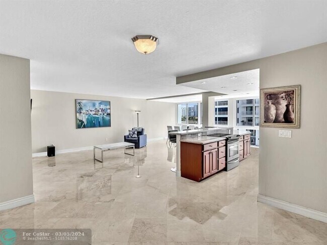 Building Photo - 3100 NE 49th St