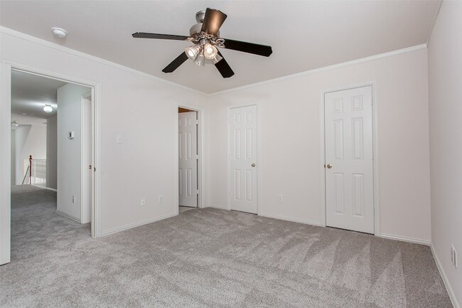 Building Photo - 915 Falcon Trail