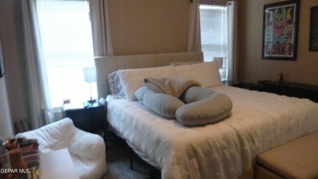 Building Photo - 14229 English Point Ave