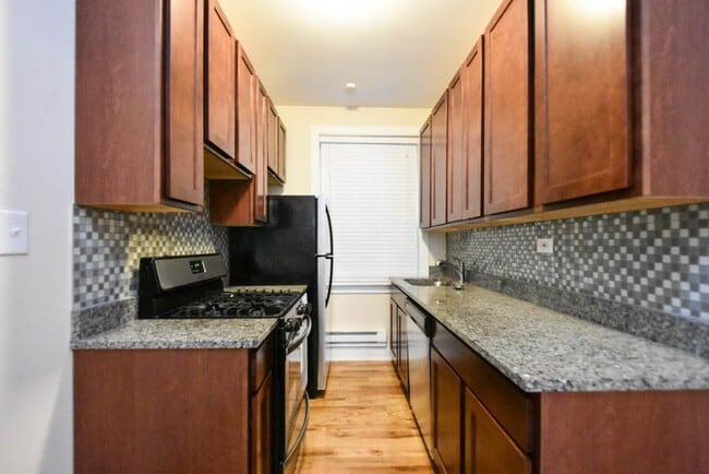 Building Photo - 1034 Dempster St