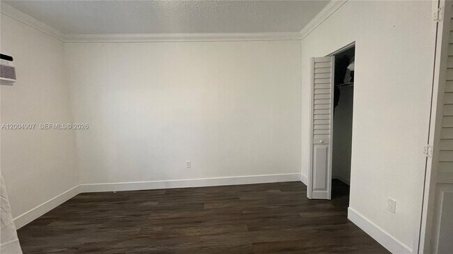 Building Photo - 1043 NW 2nd St