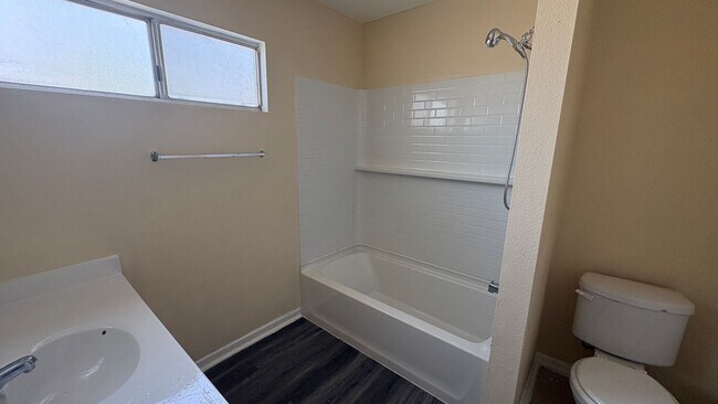 Building Photo - 1 Bd Apartment For Rent