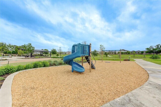 Building Photo - 9834 Rugged Oaks Dr