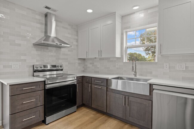 Building Photo - 3932 Chatterleigh Dr