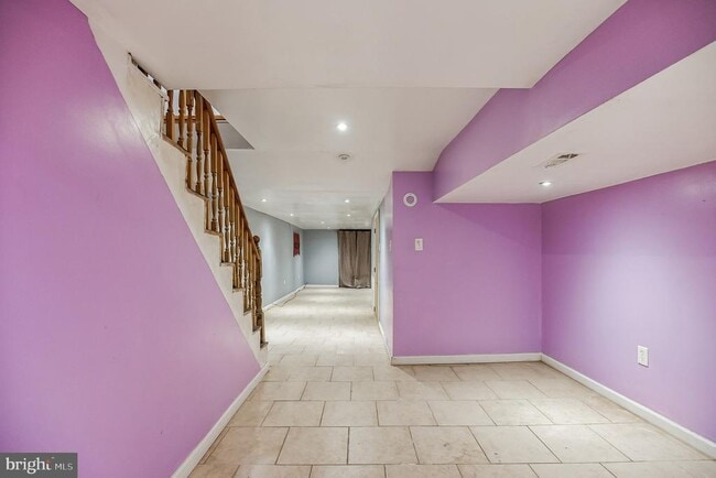 Building Photo - 530 N 58th St