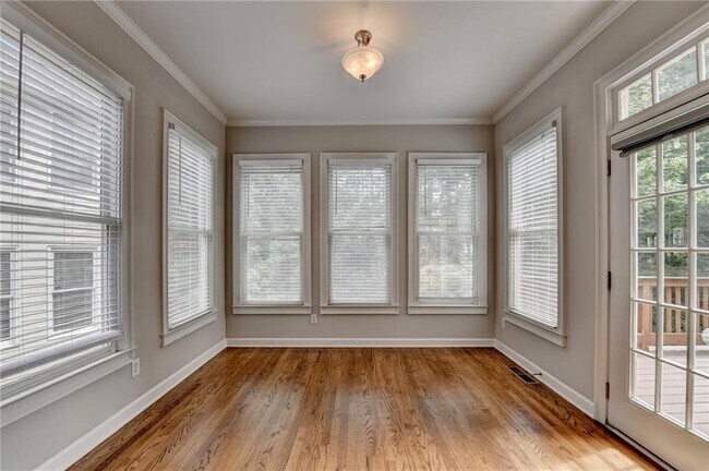 Building Photo - 486 Vinings Estates Dr SE
