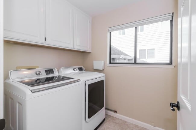 Building Photo - 412 Wood Hollow Dr