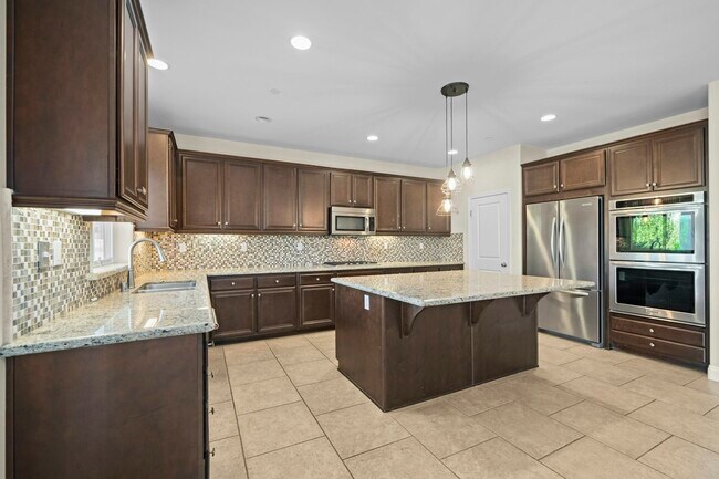Building Photo - 44313 Marcelina Ct