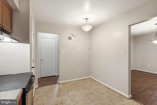 Building Photo - 8621 Buckboard Dr