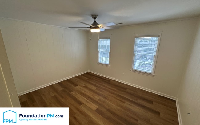 Building Photo - 7939 Dovie Ln