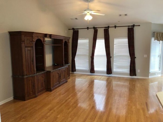 Building Photo - Hendersonville- Winston Hills Villa