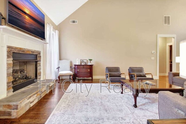 Building Photo - 175 Ridgeway Ct