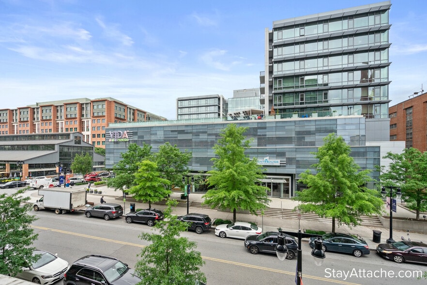 Building Photo - 1300 4th St SE