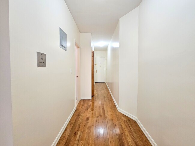 Building Photo - 610 W 150th St