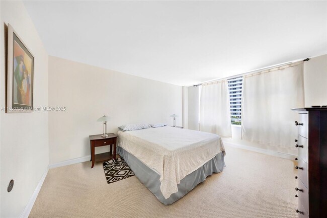 Building Photo - 5600 Collins Ave