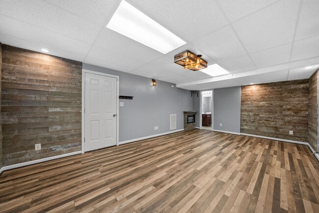 Building Photo - 4 Bedroom Pet Friendly Home For Rent With ...