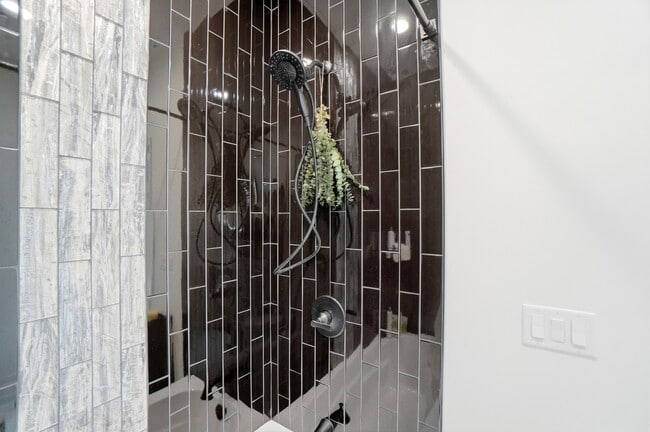 Building Photo - 408 St Clair Ave