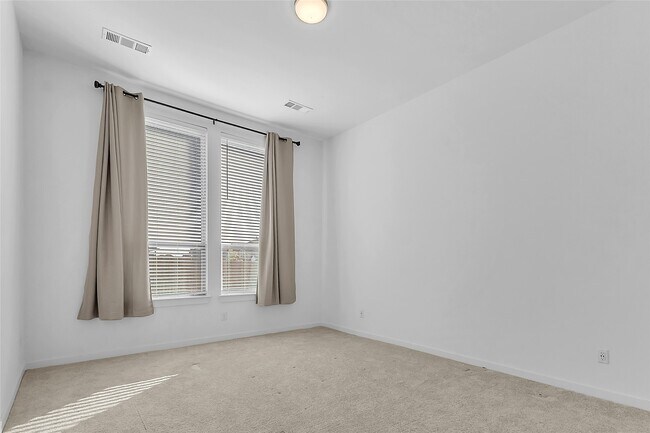 Building Photo - 1805 Everglades Dr