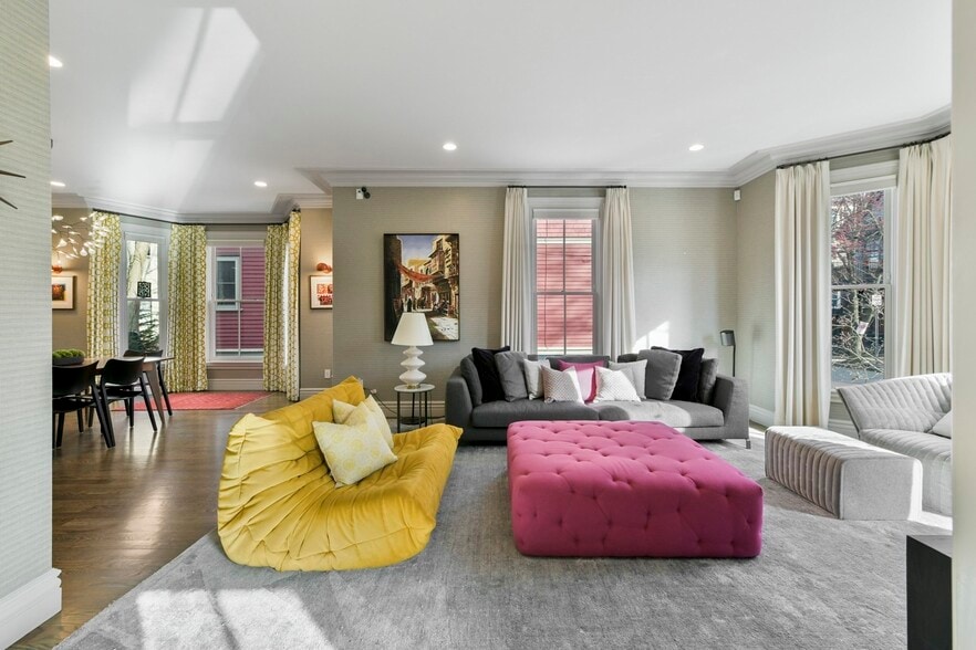 Building Photo - 13 Greenough Ave