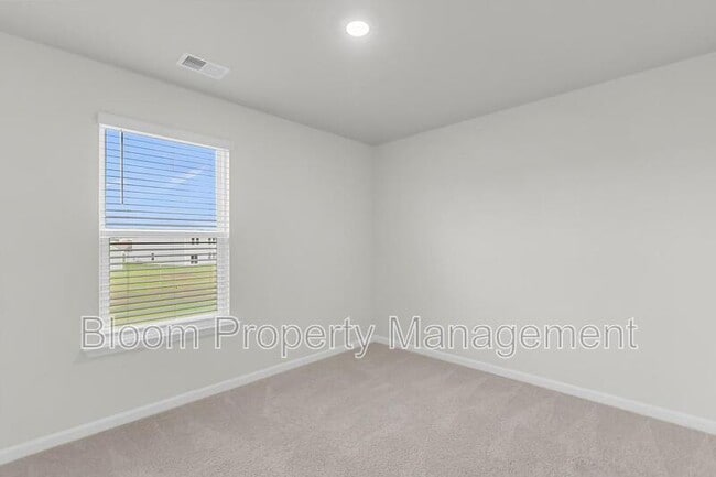 Building Photo - 502 Lk Rdg Blvd