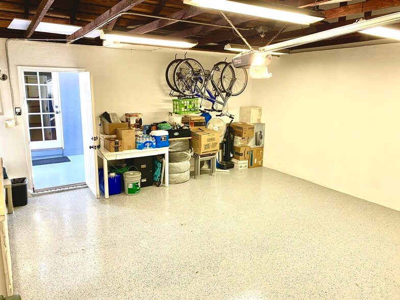 Building Photo - 117 Lexington Ln