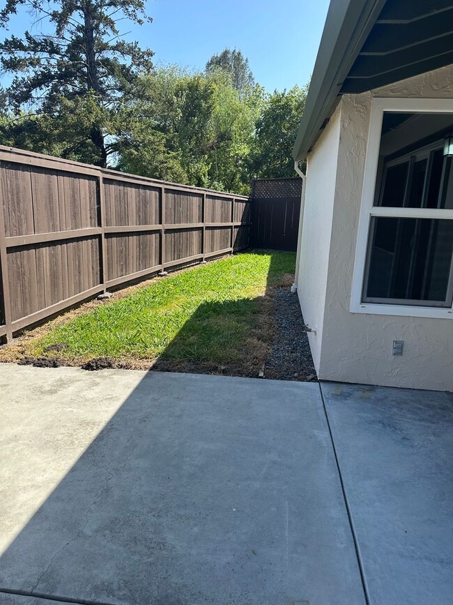 Building Photo - Cozy 3-Bed, 2-Bath Home in Lincoln Manor