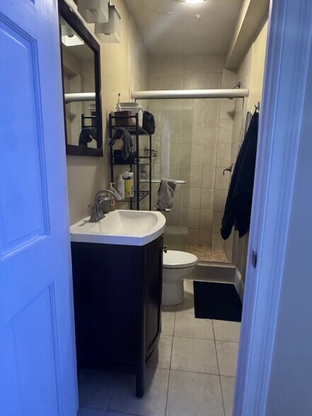 Building Photo - 38 Hillside St