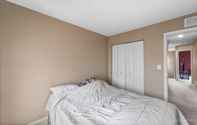 Building Photo - 2270 Aurora Dr