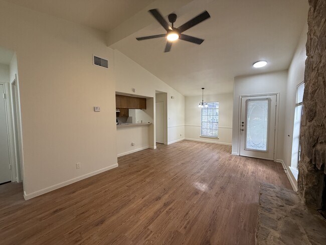 Building Photo - 2506 Howellwood Wy