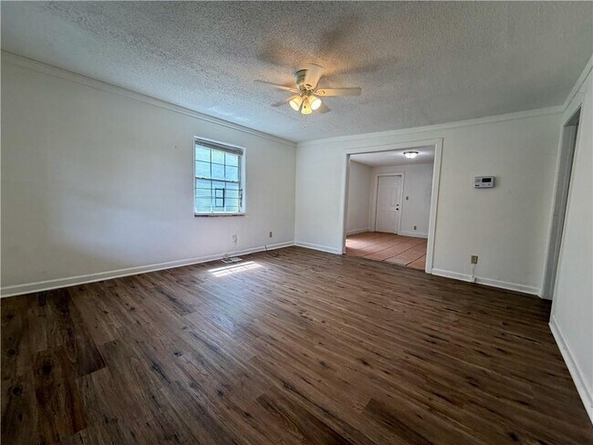 Building Photo - 1070 Ollie Cir NW