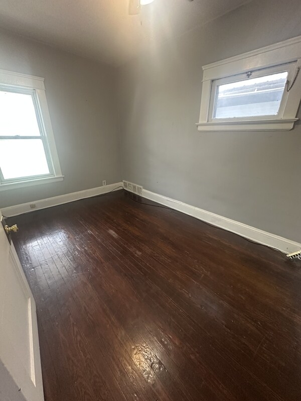 Building Photo - 12711 Locke Ave