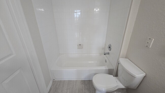 Building Photo - 2600 Robert Trent Jones Dr
