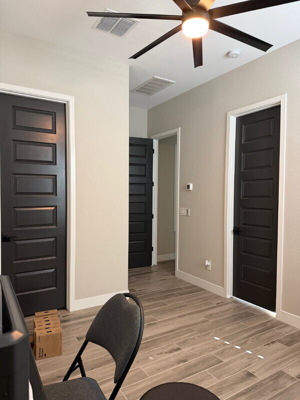 Building Photo - 4191 S Emerald Dr