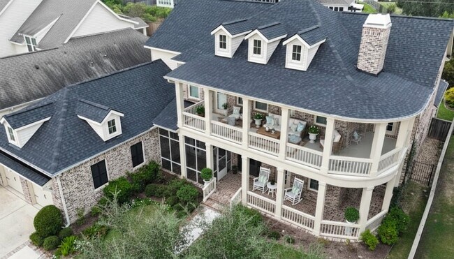 Building Photo - 2331 Bottlebrush Ln