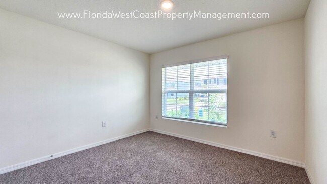 Building Photo - LOVELY 3 BEDROOM HOME WITHIN SILVERSTONE N...