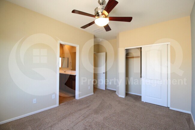 Building Photo - 28978 N 70th Dr