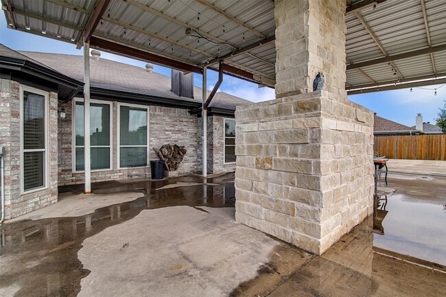 Building Photo - 9512 Carson Ranch Rd