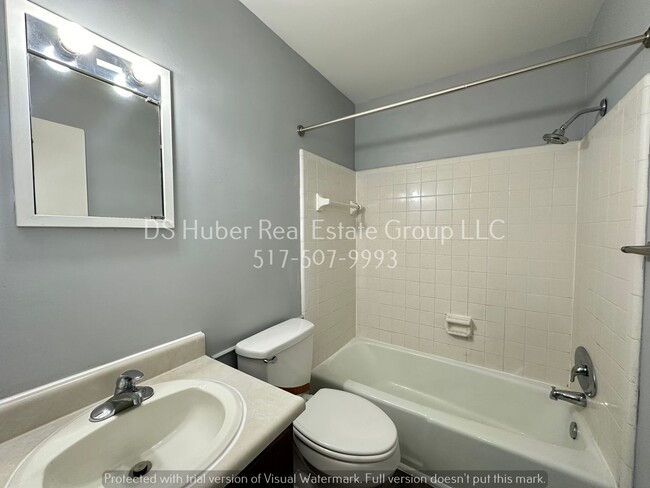 Building Photo - 5916 Piper Ave