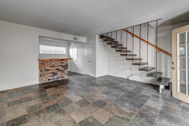 Building Photo - 4321 Hazard St