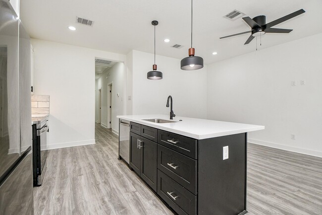 Building Photo - 9734 Pelsey St