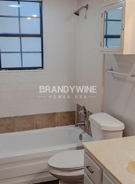 Building Photo - 6780 Burlingame Dr