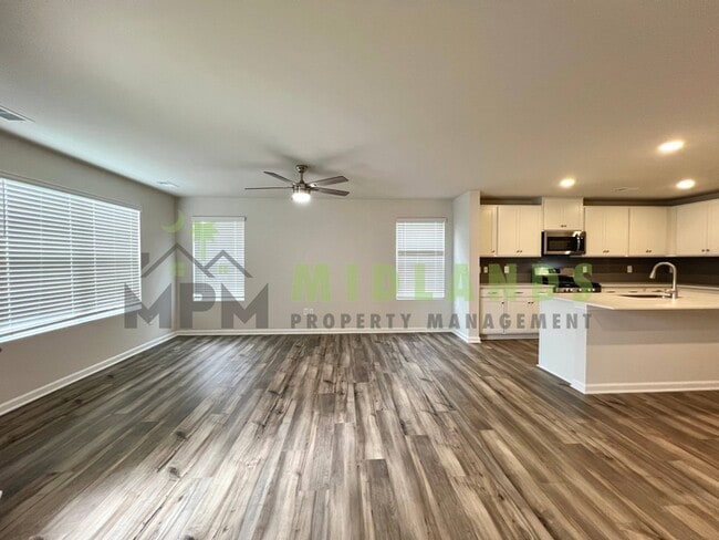 Building Photo - 1221C Champions Rest