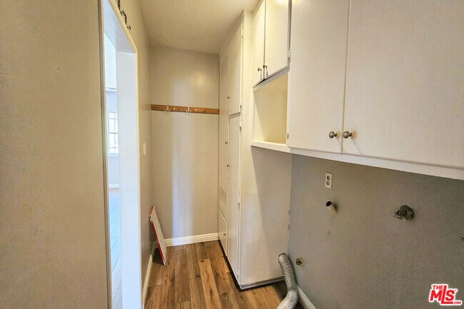 Building Photo - 22957 Stagg St