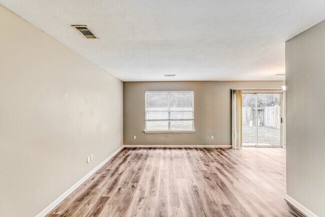 Building Photo - 19402 Garden Pool Ln