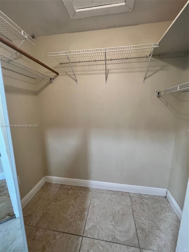Building Photo - 10511 SW 145th Ct