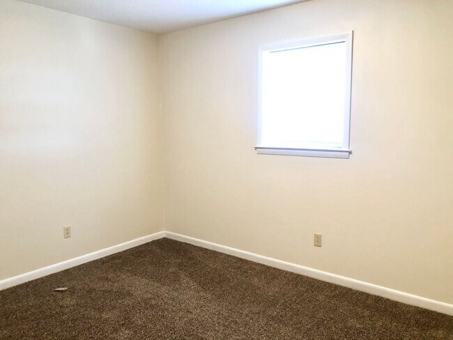 Building Photo - 812 Glenwood Rd